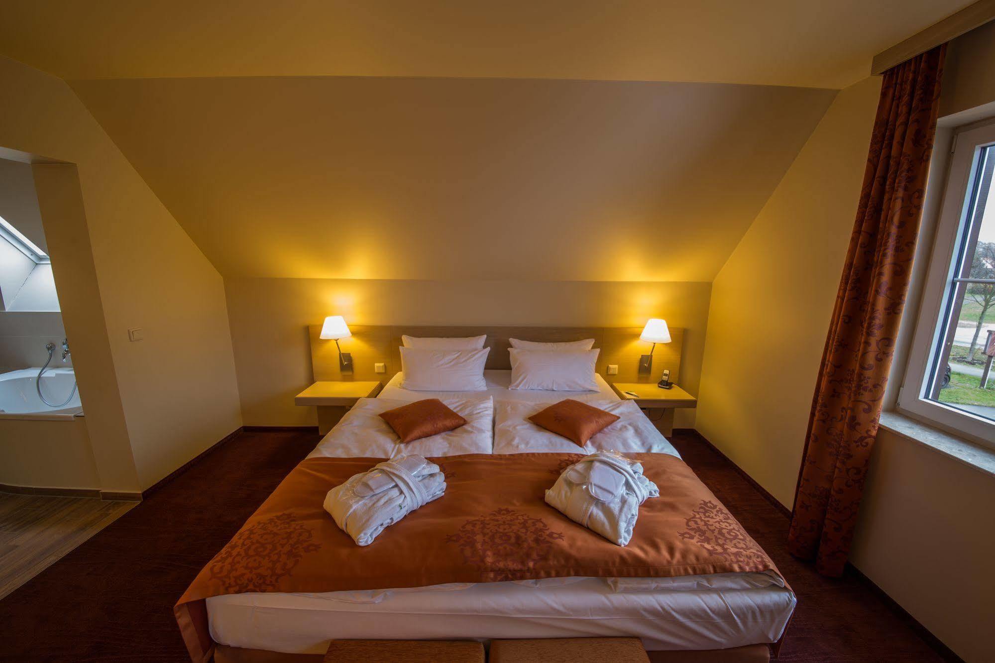 Logis Hotel Kur- Und Wellnesshaus Spree Balance Burg  Buitenkant foto